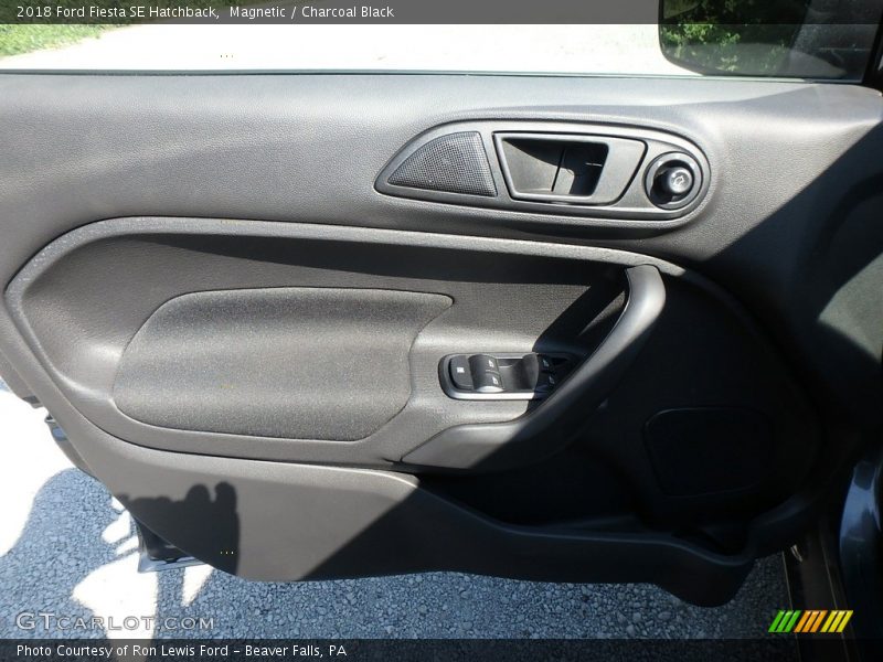 Magnetic / Charcoal Black 2018 Ford Fiesta SE Hatchback