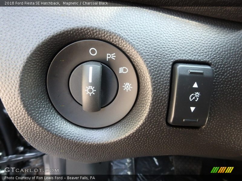 Magnetic / Charcoal Black 2018 Ford Fiesta SE Hatchback