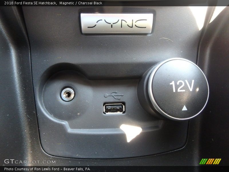 Magnetic / Charcoal Black 2018 Ford Fiesta SE Hatchback