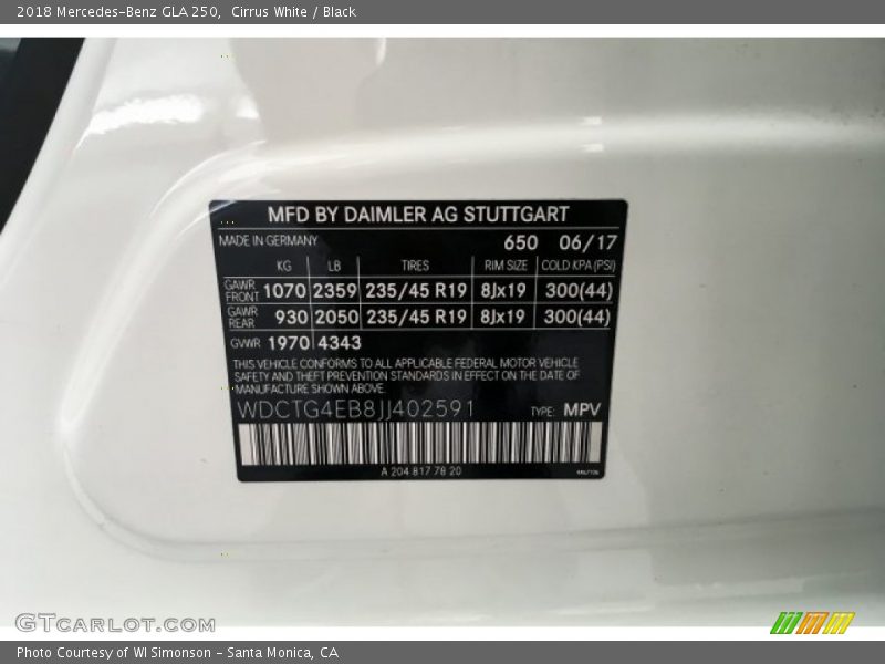 Cirrus White / Black 2018 Mercedes-Benz GLA 250