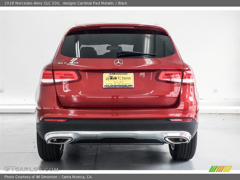 designo Cardinal Red Metallic / Black 2018 Mercedes-Benz GLC 300