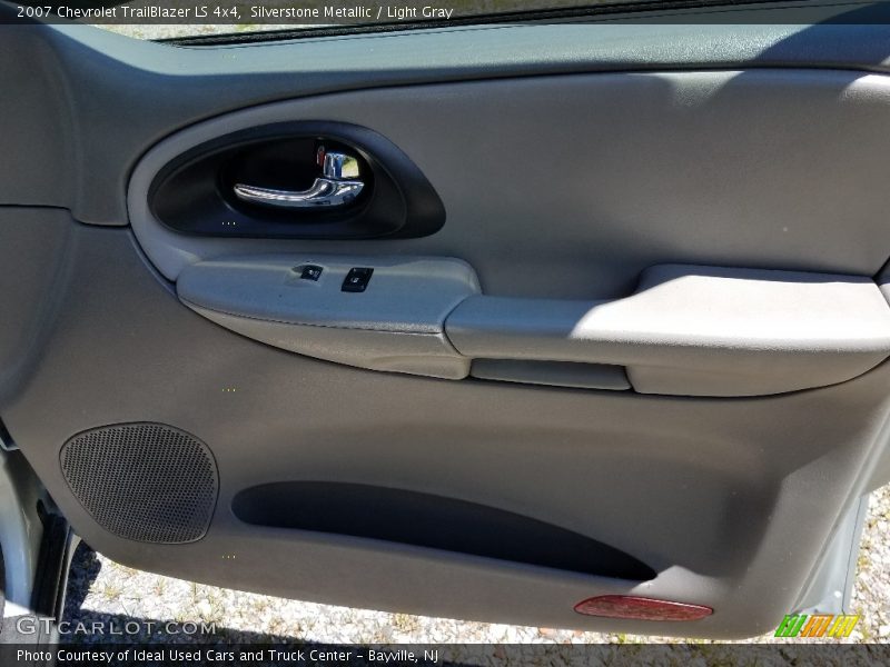 Silverstone Metallic / Light Gray 2007 Chevrolet TrailBlazer LS 4x4