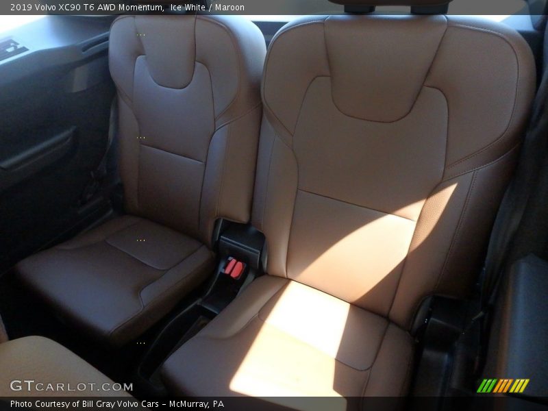 Ice White / Maroon 2019 Volvo XC90 T6 AWD Momentum