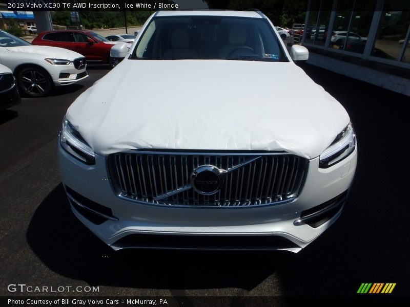 Ice White / Blonde 2019 Volvo XC90 T6 AWD Inscription
