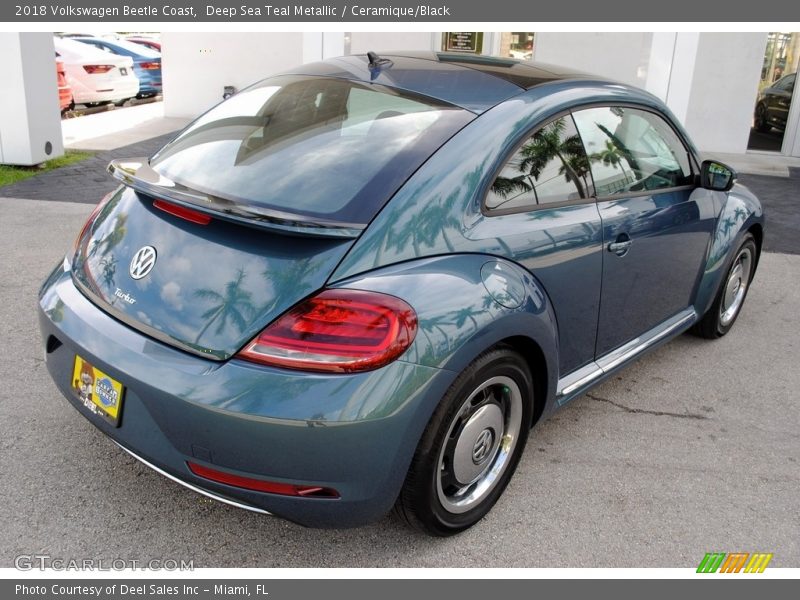 Deep Sea Teal Metallic / Ceramique/Black 2018 Volkswagen Beetle Coast