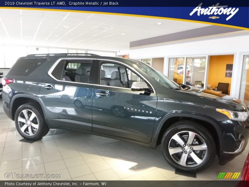 Graphite Metallic / Jet Black 2019 Chevrolet Traverse LT AWD
