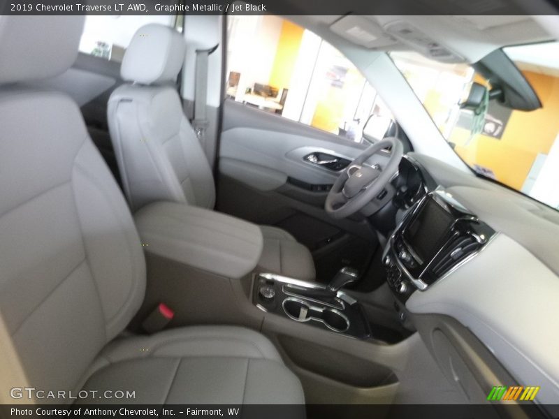 Graphite Metallic / Jet Black 2019 Chevrolet Traverse LT AWD