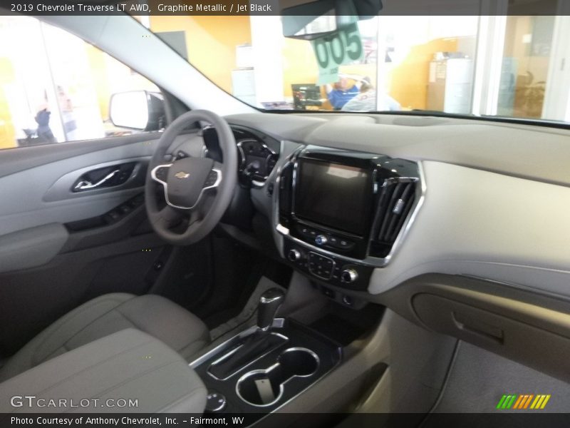 Graphite Metallic / Jet Black 2019 Chevrolet Traverse LT AWD