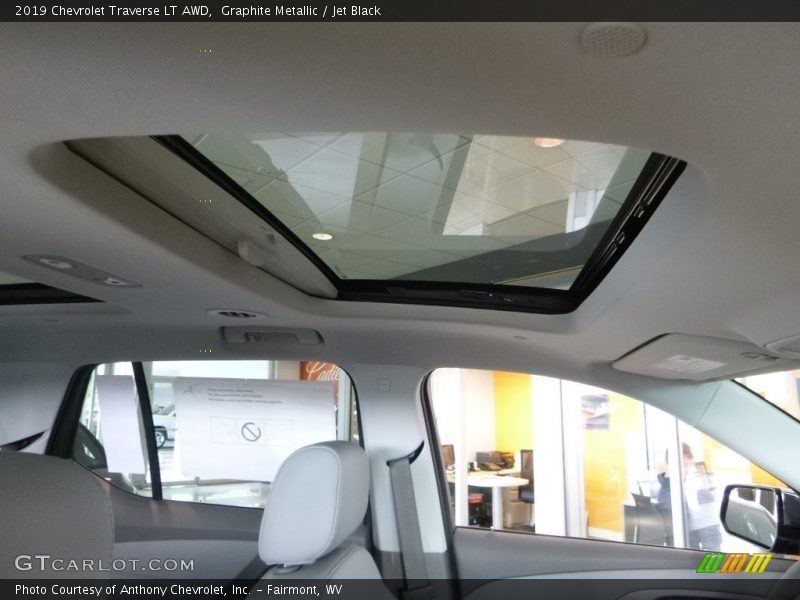 Graphite Metallic / Jet Black 2019 Chevrolet Traverse LT AWD