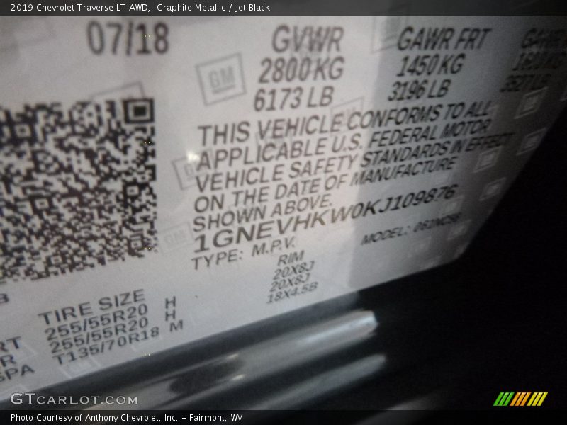 Graphite Metallic / Jet Black 2019 Chevrolet Traverse LT AWD