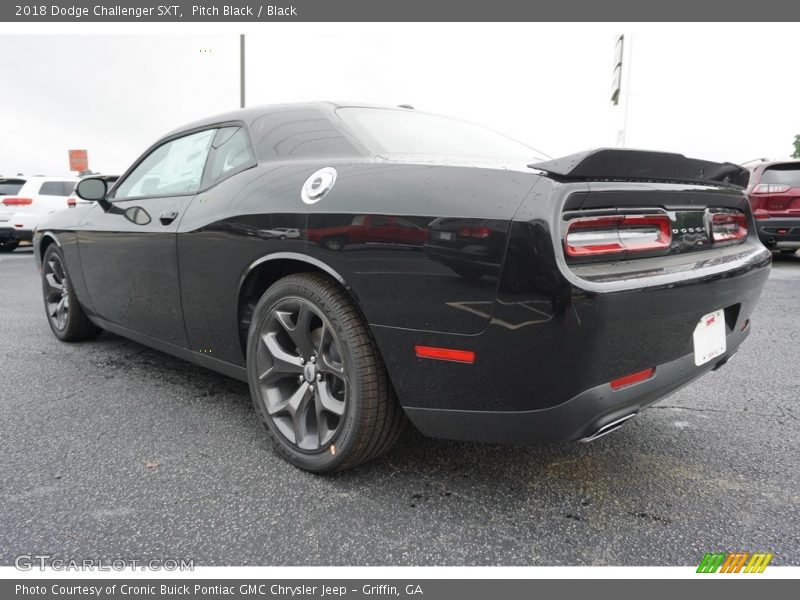 Pitch Black / Black 2018 Dodge Challenger SXT