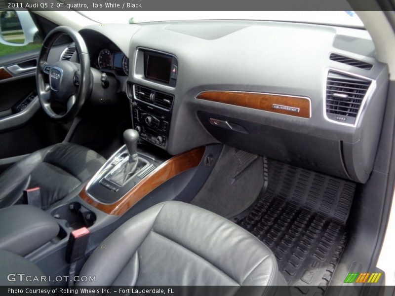 Ibis White / Black 2011 Audi Q5 2.0T quattro
