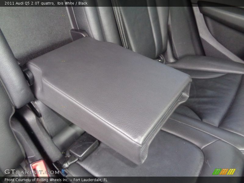 Ibis White / Black 2011 Audi Q5 2.0T quattro