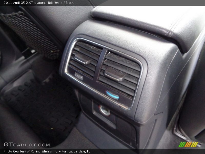 Ibis White / Black 2011 Audi Q5 2.0T quattro
