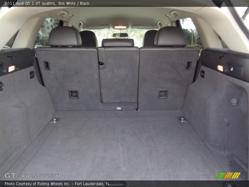 Ibis White / Black 2011 Audi Q5 2.0T quattro