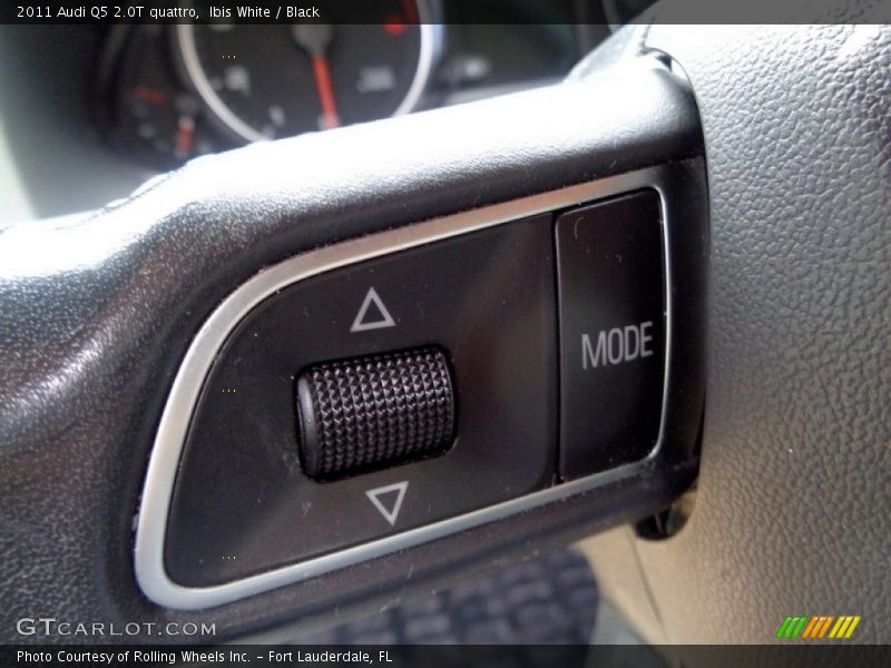 Ibis White / Black 2011 Audi Q5 2.0T quattro