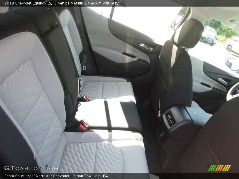 Silver Ice Metallic / Medium Ash Gray 2019 Chevrolet Equinox LS