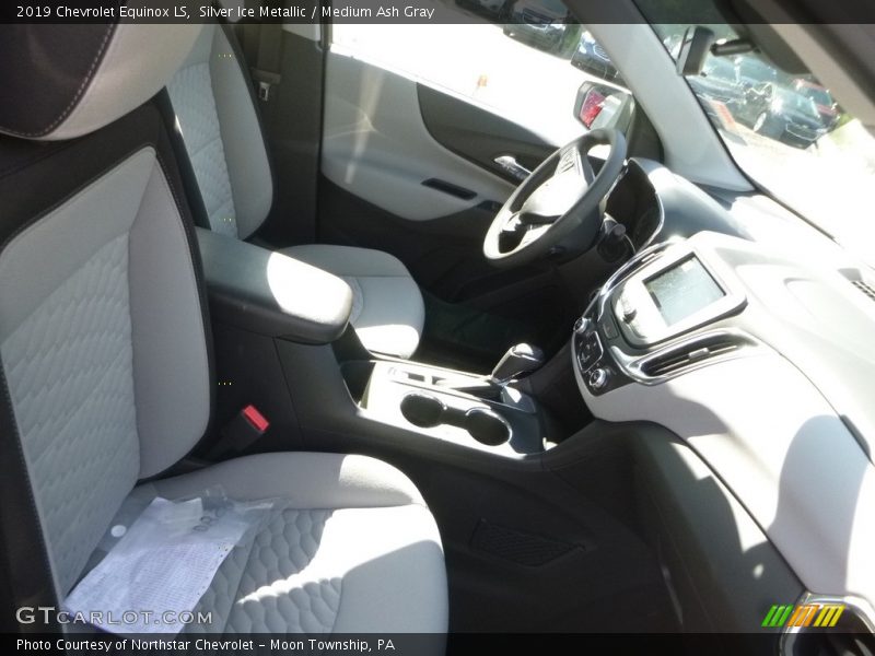 Silver Ice Metallic / Medium Ash Gray 2019 Chevrolet Equinox LS