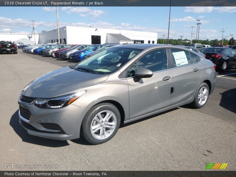 Pepperdust Metallic / Jet Black 2018 Chevrolet Cruze LT