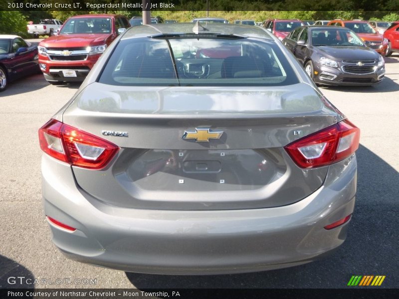 Pepperdust Metallic / Jet Black 2018 Chevrolet Cruze LT