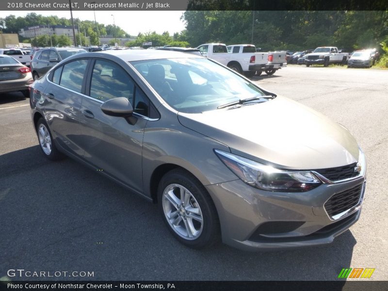 Pepperdust Metallic / Jet Black 2018 Chevrolet Cruze LT