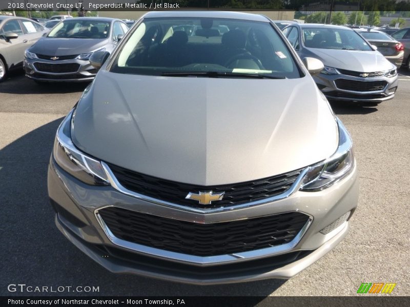 Pepperdust Metallic / Jet Black 2018 Chevrolet Cruze LT