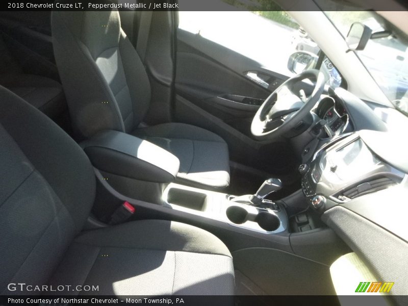 Pepperdust Metallic / Jet Black 2018 Chevrolet Cruze LT