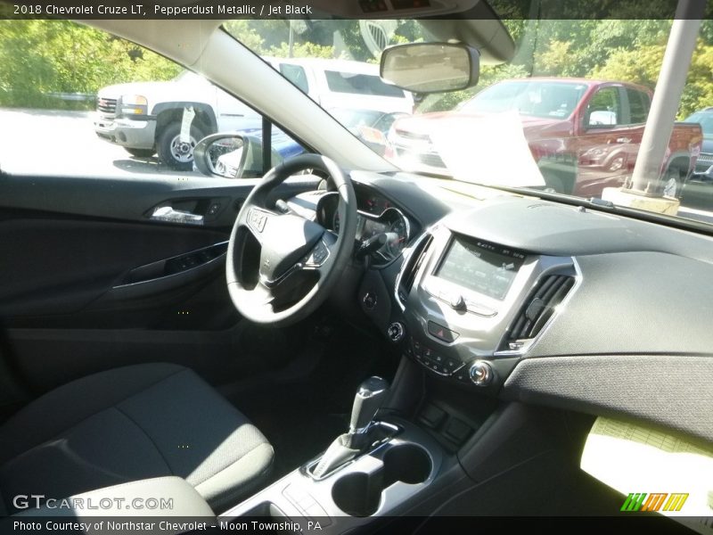 Pepperdust Metallic / Jet Black 2018 Chevrolet Cruze LT