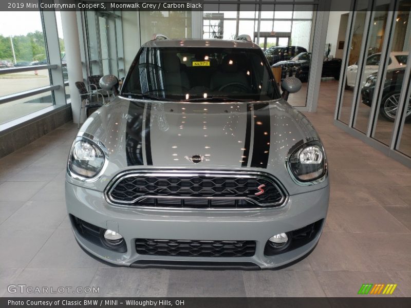 Moonwalk Grey / Carbon Black 2019 Mini Countryman Cooper S