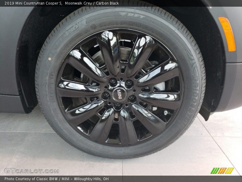 Moonwalk Grey / Carbon Black 2019 Mini Countryman Cooper S