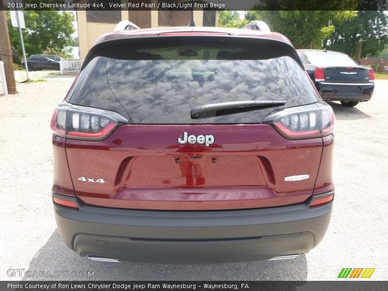 Velvet Red Pearl / Black/Light Frost Beige 2019 Jeep Cherokee Latitude 4x4