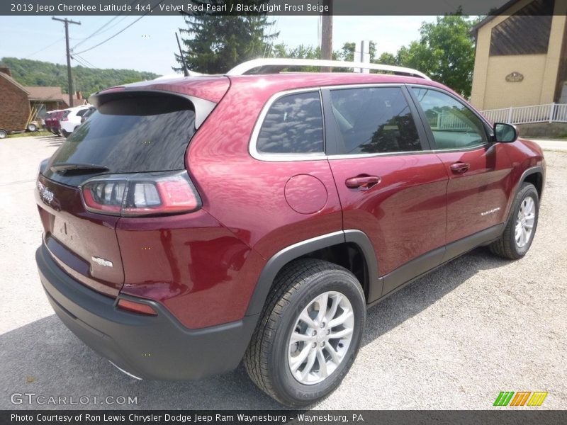 Velvet Red Pearl / Black/Light Frost Beige 2019 Jeep Cherokee Latitude 4x4