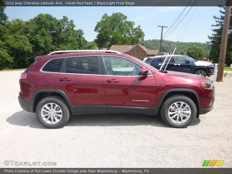 Velvet Red Pearl / Black/Light Frost Beige 2019 Jeep Cherokee Latitude 4x4