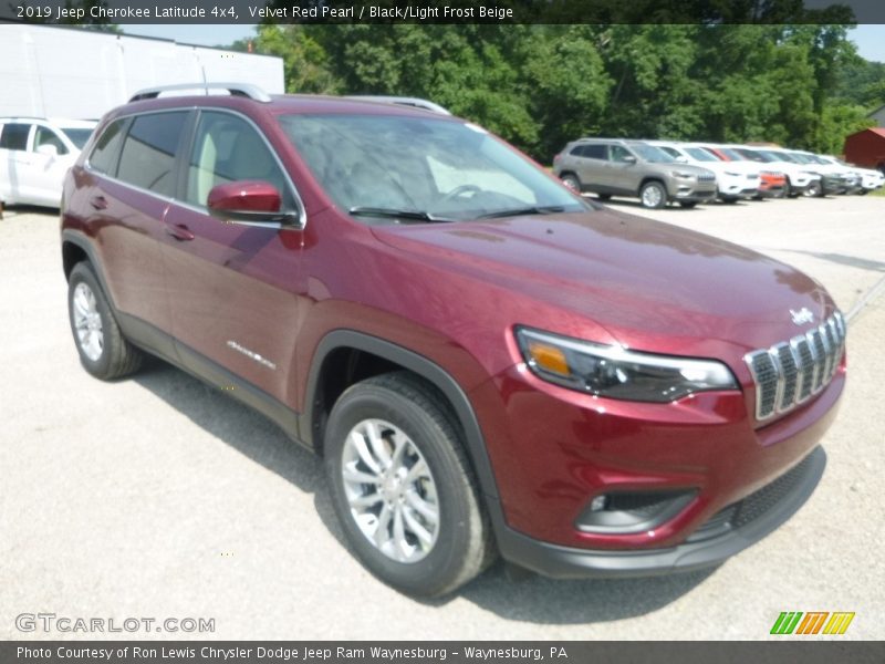 Velvet Red Pearl / Black/Light Frost Beige 2019 Jeep Cherokee Latitude 4x4