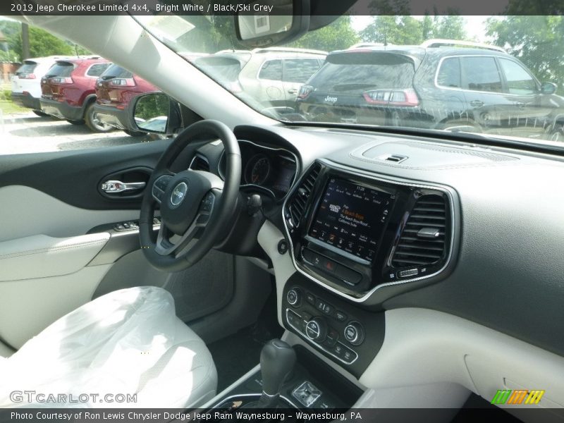 Bright White / Black/Ski Grey 2019 Jeep Cherokee Limited 4x4