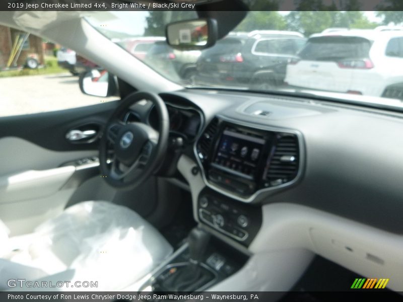 Bright White / Black/Ski Grey 2019 Jeep Cherokee Limited 4x4