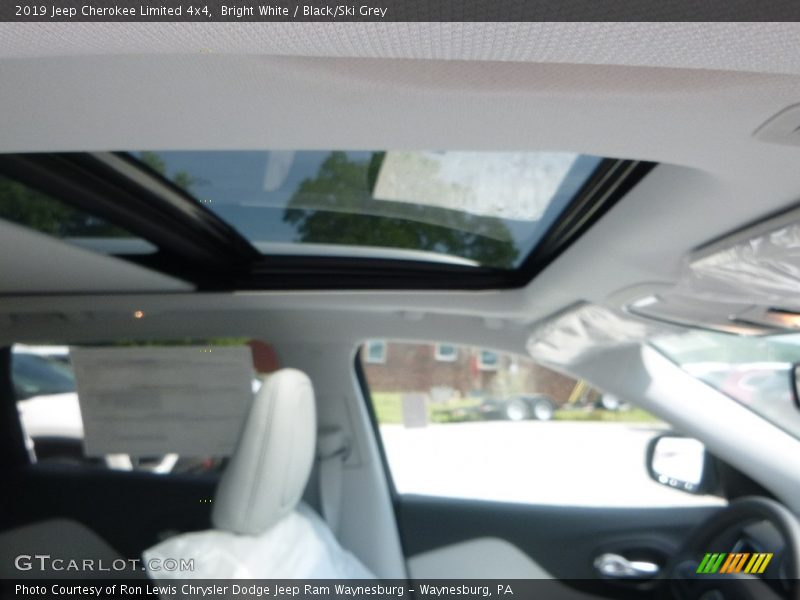 Bright White / Black/Ski Grey 2019 Jeep Cherokee Limited 4x4