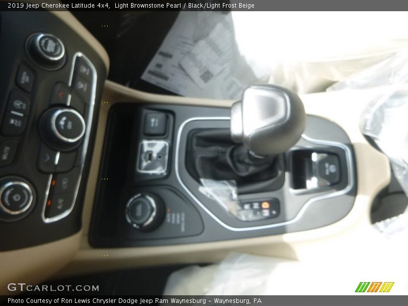 Light Brownstone Pearl / Black/Light Frost Beige 2019 Jeep Cherokee Latitude 4x4