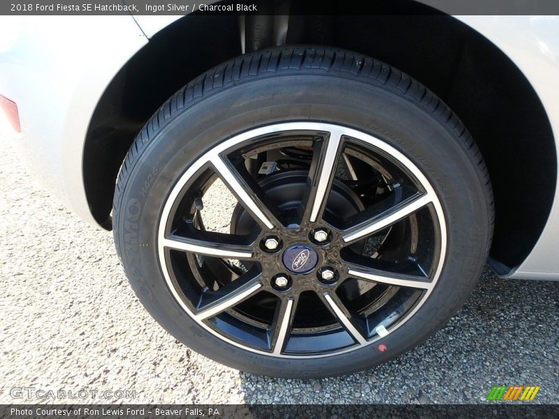 Ingot Silver / Charcoal Black 2018 Ford Fiesta SE Hatchback
