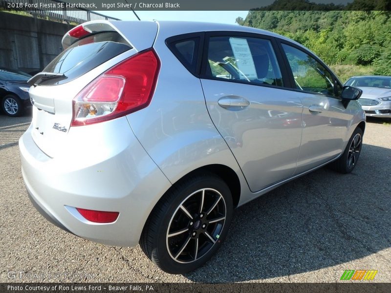 Ingot Silver / Charcoal Black 2018 Ford Fiesta SE Hatchback