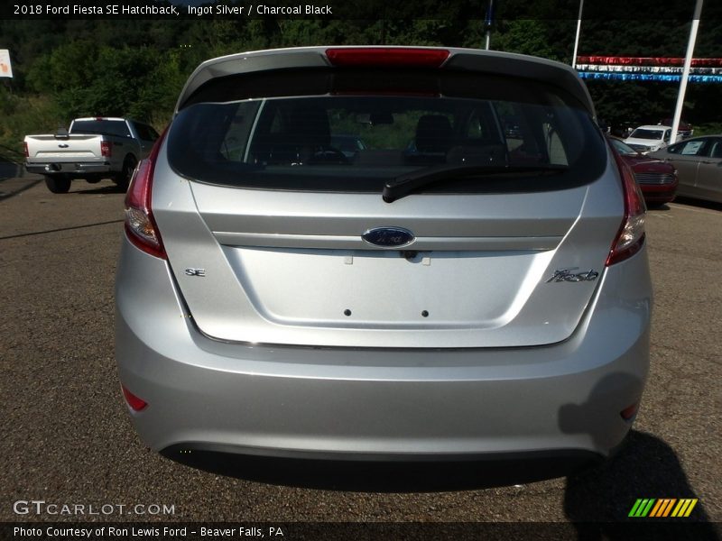 Ingot Silver / Charcoal Black 2018 Ford Fiesta SE Hatchback