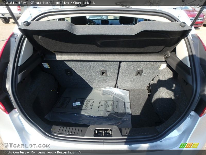 Ingot Silver / Charcoal Black 2018 Ford Fiesta SE Hatchback