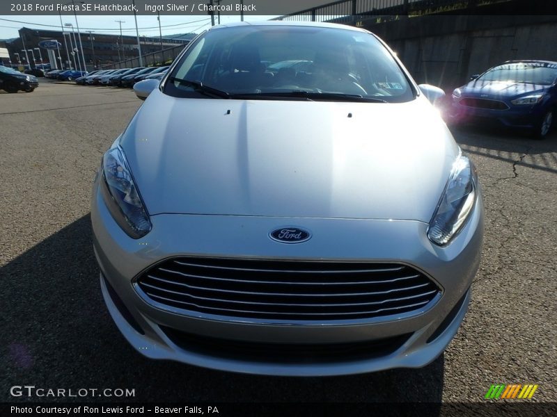 Ingot Silver / Charcoal Black 2018 Ford Fiesta SE Hatchback