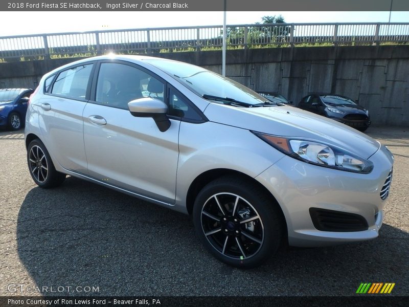 Ingot Silver / Charcoal Black 2018 Ford Fiesta SE Hatchback