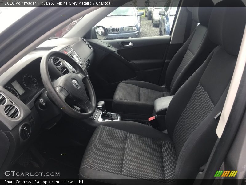 Alpine Grey Metallic / Charcoal 2010 Volkswagen Tiguan S