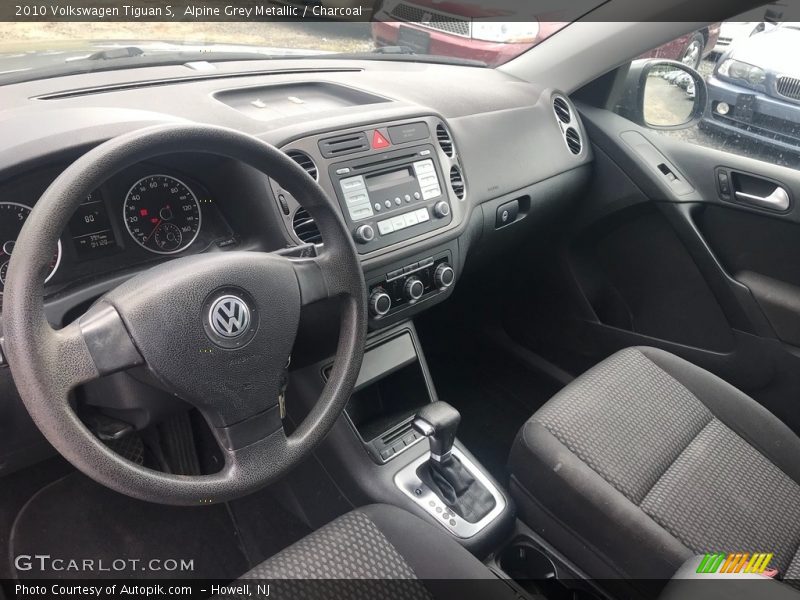 Alpine Grey Metallic / Charcoal 2010 Volkswagen Tiguan S