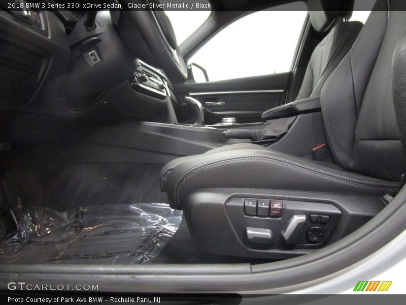 Glacier Silver Metallic / Black 2018 BMW 3 Series 330i xDrive Sedan