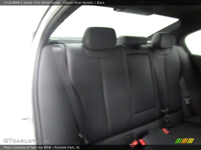 Glacier Silver Metallic / Black 2018 BMW 3 Series 330i xDrive Sedan