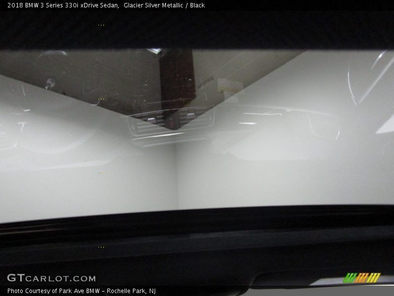 Glacier Silver Metallic / Black 2018 BMW 3 Series 330i xDrive Sedan