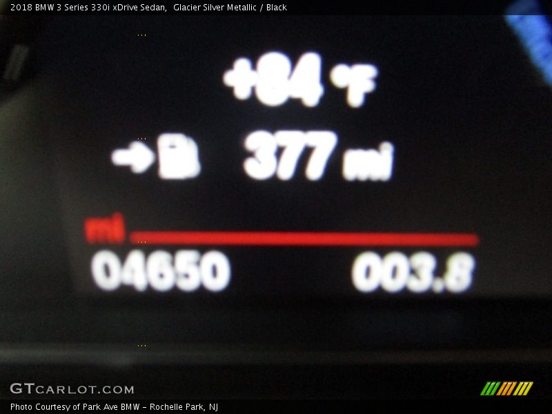 Glacier Silver Metallic / Black 2018 BMW 3 Series 330i xDrive Sedan